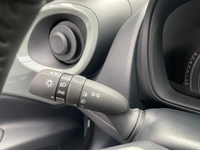 Toyota Aygo X Bi-Tone Hatchback