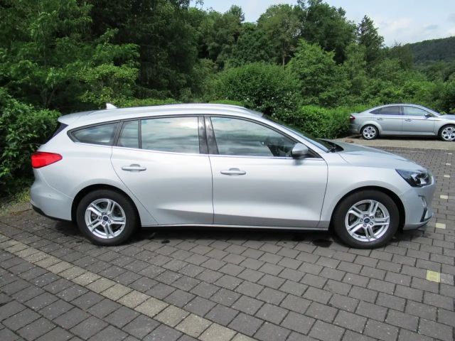 Ford Focus Cool & Connect EcoBoost Wagon