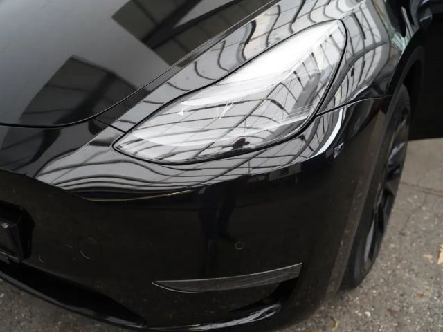 Tesla Model Y AWD Long Range