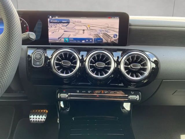 Mercedes-Benz CLA 180 CLA