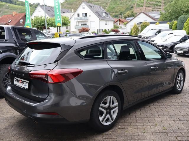 Ford Focus Cool & Connect