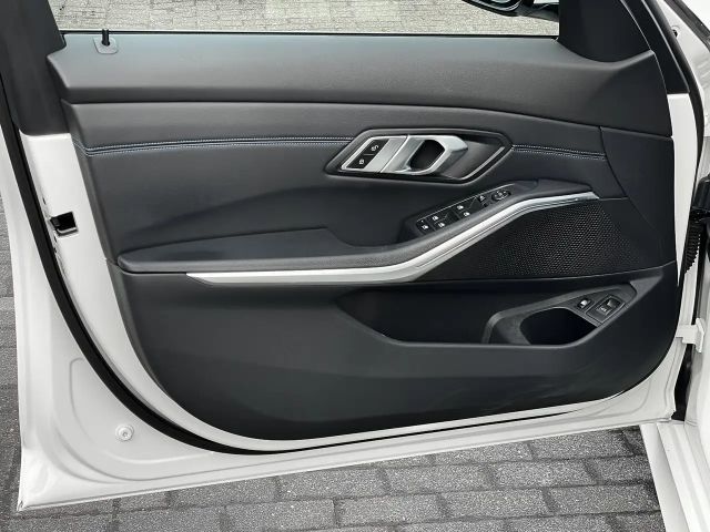 BMW 330 330e M-Sport Touring