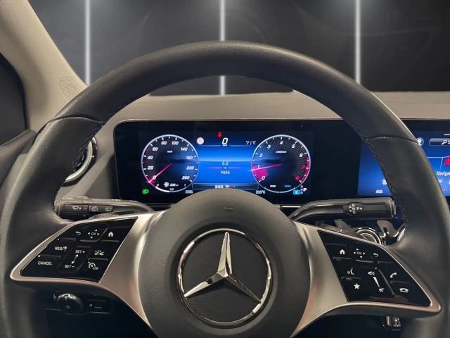 Mercedes-Benz B 200 Progressive Sedan