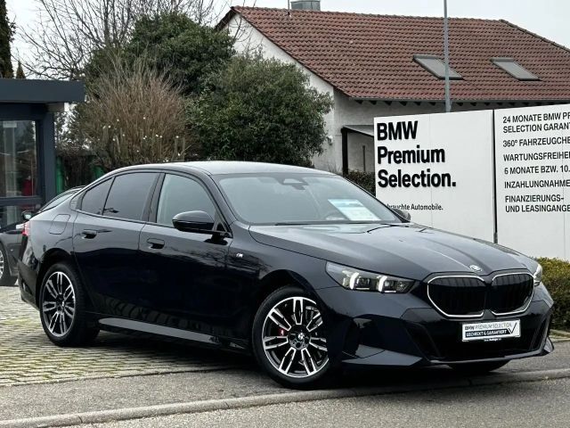 BMW 520 520d M-Sport Sedan