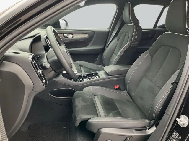 Volvo XC40 Dark Plus