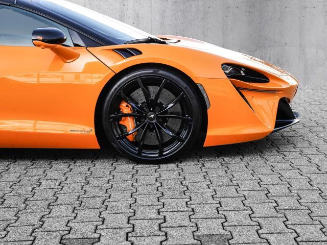 McLaren Artura Spider