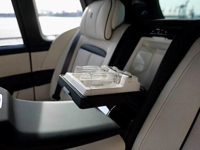 Rolls-Royce Cullinan Cullian Black Badge 2026  4 Seats I star headliner