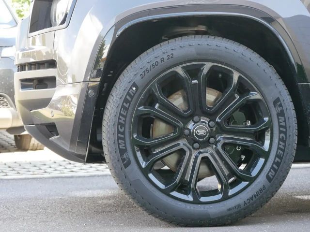 Land Rover Defender 110