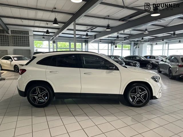 Mercedes-Benz GLA 200 AMG Line