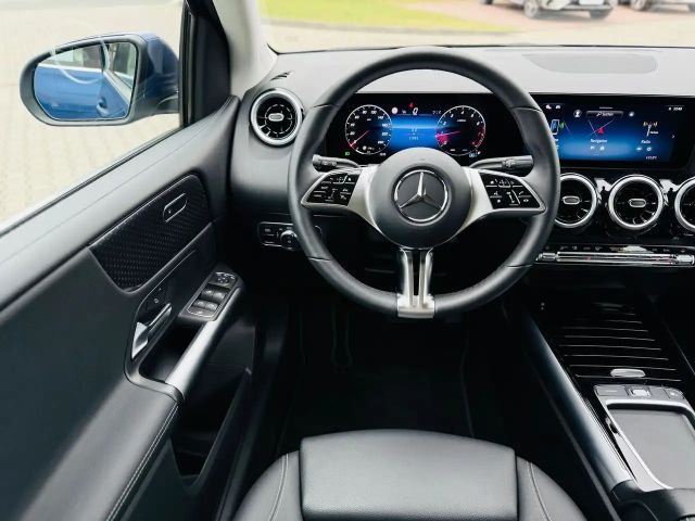 Mercedes-Benz B 200 Progressive Sedan