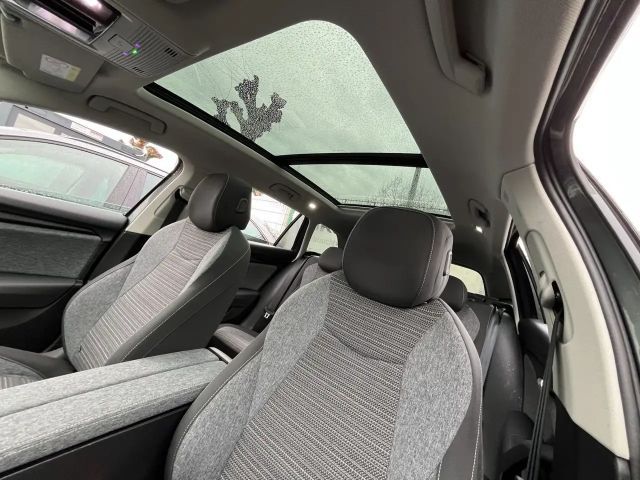 Skoda Superb 2.0 TSI Combi Selection