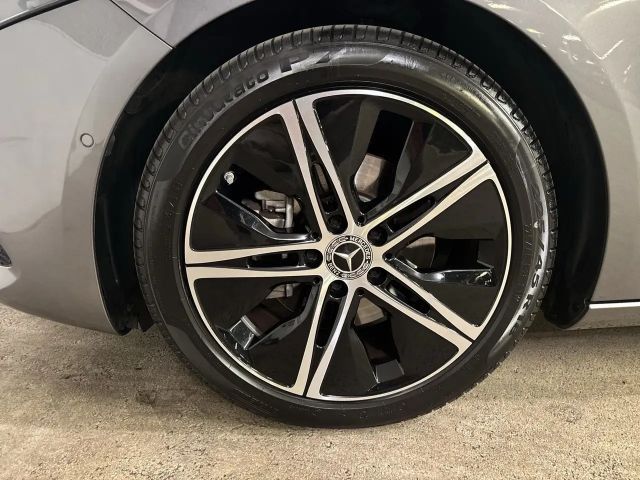 Mercedes-Benz A 180 Limousine PTS Cam Navi Wide AHK LED SHZ