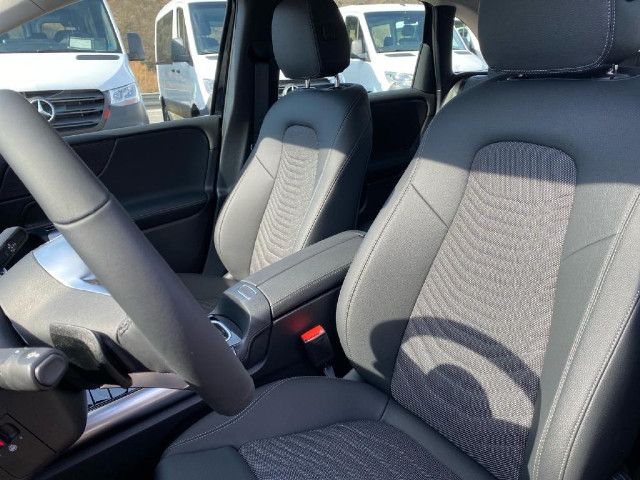 Mercedes-Benz B 180 Sedan