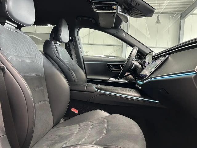 Mercedes-Benz E 200 AMG Line Sedan