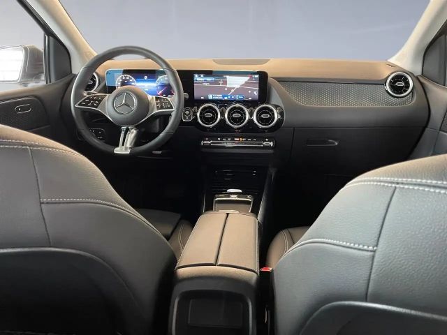 Mercedes-Benz B 200 Progressive Sedan