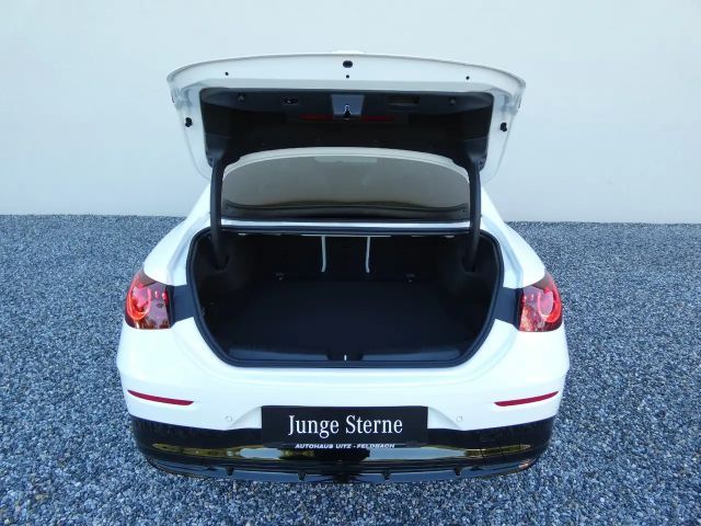 Mercedes-Benz CLA 250 AMG Line Sedan