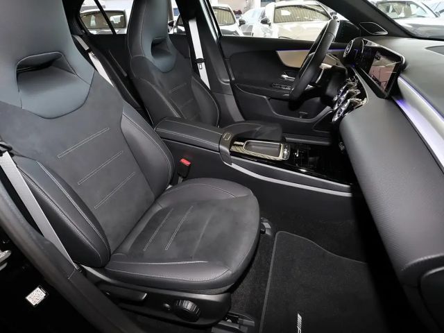 Mercedes-Benz A 200 AMG Line