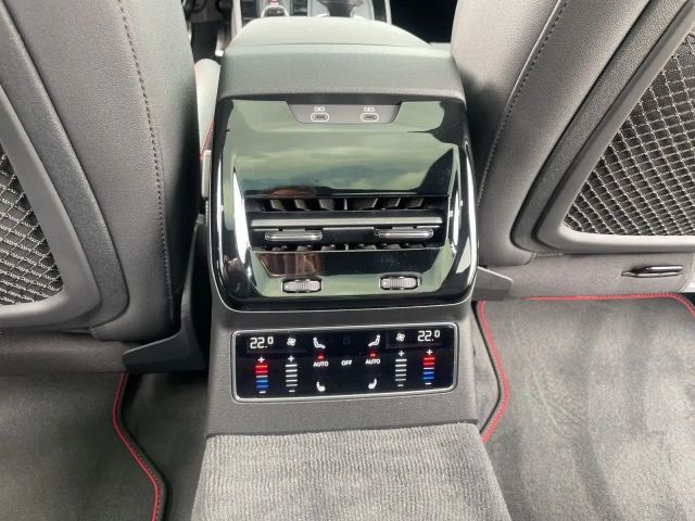 Audi A6 Avant Quattro S-Line S-Tronic