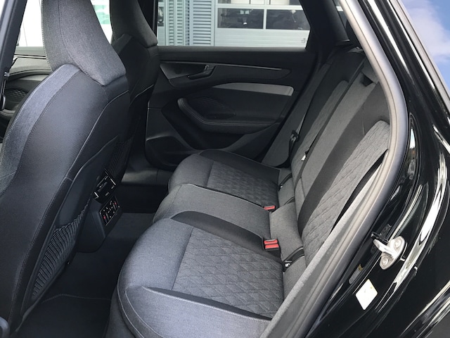 Audi A6 Avant Quattro S-Tronic