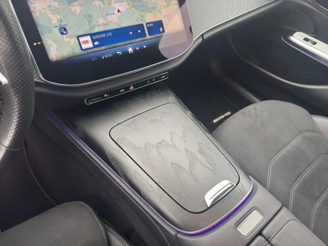 Mercedes-Benz E 200 AMG Line Sedan