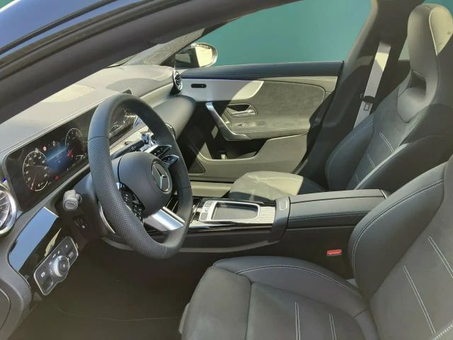 Mercedes-Benz CLA 200 AMG Line Shooting Brake