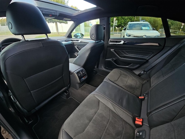 Volkswagen Arteon 2.0 TSI DSG R-Line