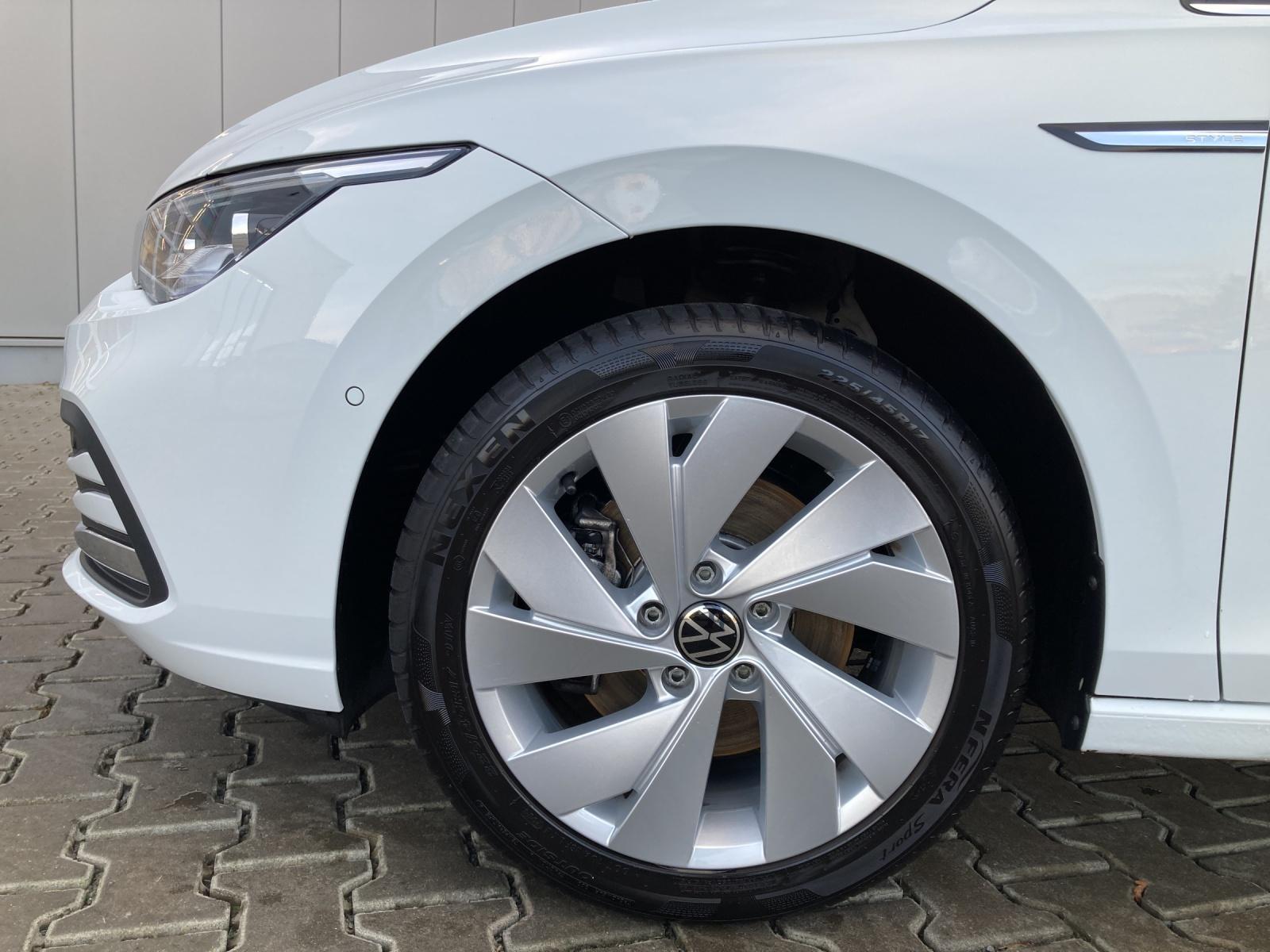 Volkswagen Golf DSG Style Variant