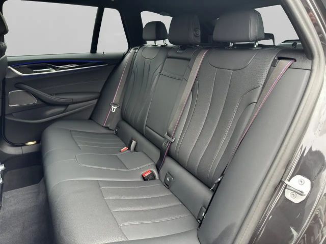 BMW 530 530d M-Sport Touring xDrive