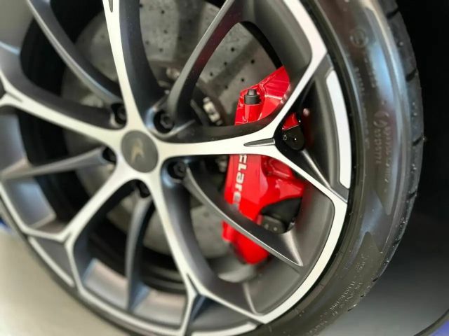 McLaren Artura Spider