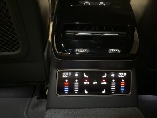 Audi A6 Avant Quattro S-Tronic