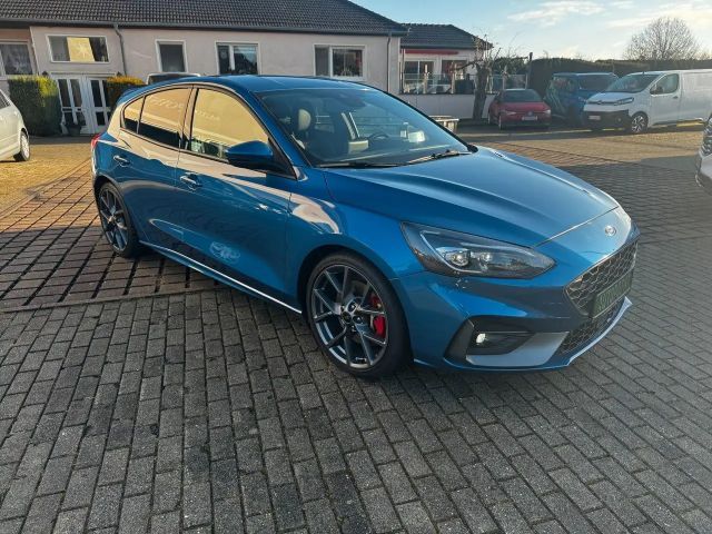 Ford Focus Limited ST Line