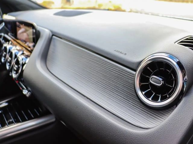 Mercedes-Benz GLA 180 ProgressiveAdvanced/AHK/Kamera/LED/Night