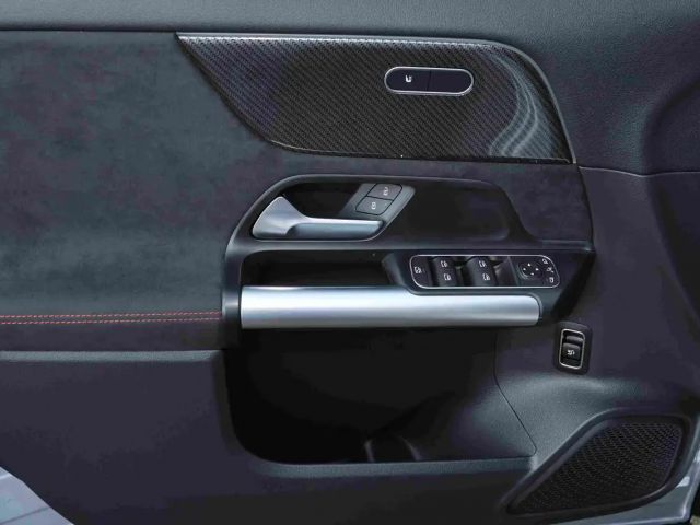 Mercedes-Benz GLA 180 AMG Line