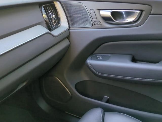 Volvo XC60 AWD Dark Plus