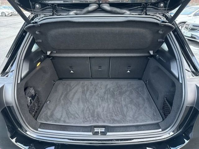 Mercedes-Benz B 200 Sedan