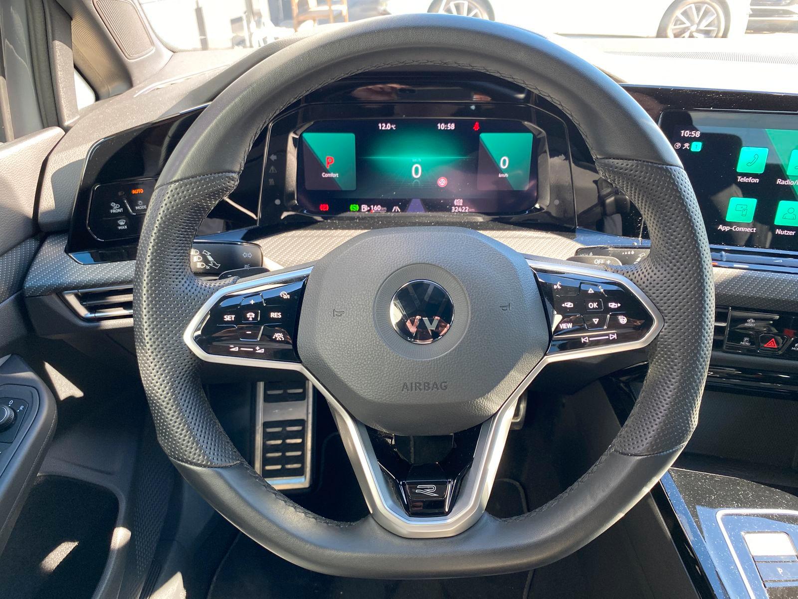 Volkswagen Golf 1.5 eTSI DSG Golf VIII R-Line