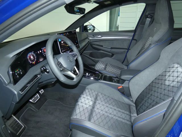 Volkswagen Golf 1.5 eTSI DSG R-Line