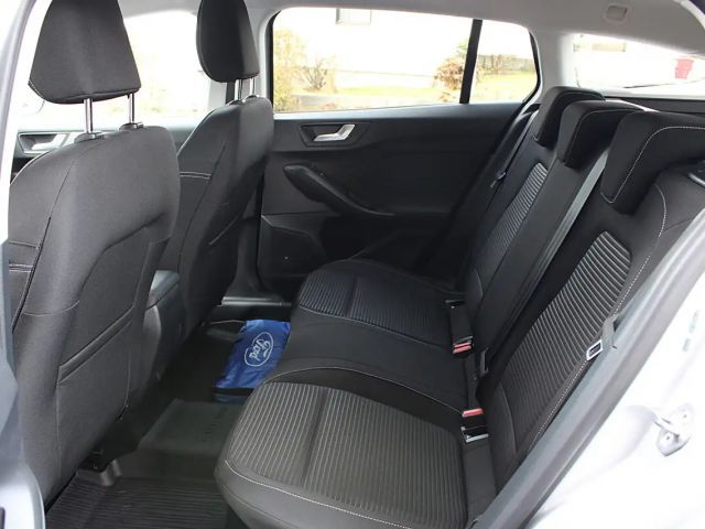 Ford Focus Titanium Wagon