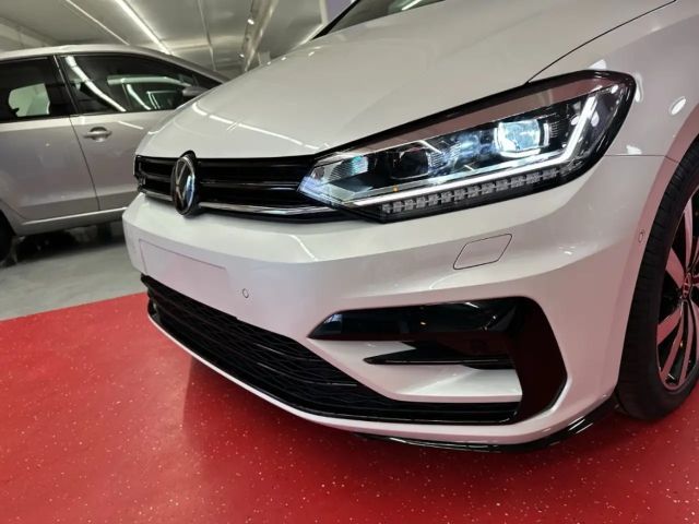 Volkswagen Touran 1.5 TSI DSG R-Line