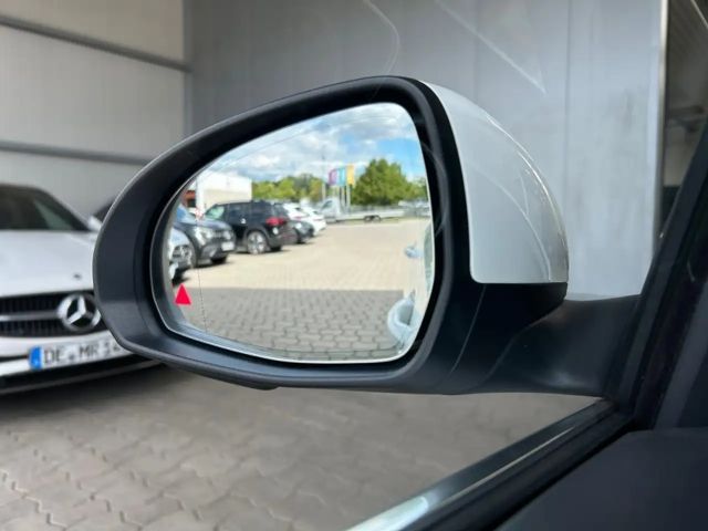 Mercedes-Benz C 180 AVANTGARDE Sedan