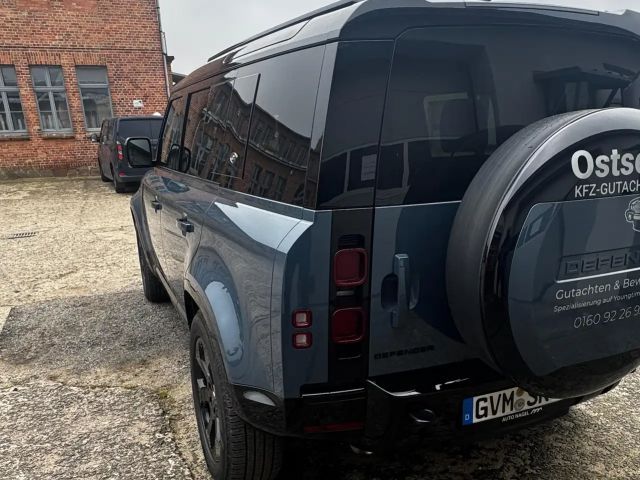 Land Rover Defender 110 Dynamic SE