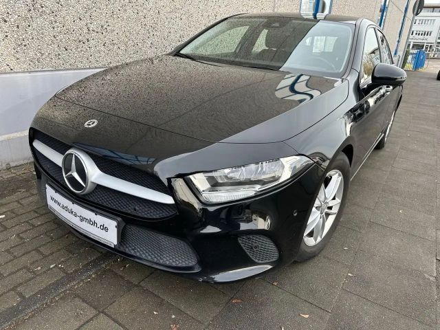 Mercedes-Benz A 180 A 180 d