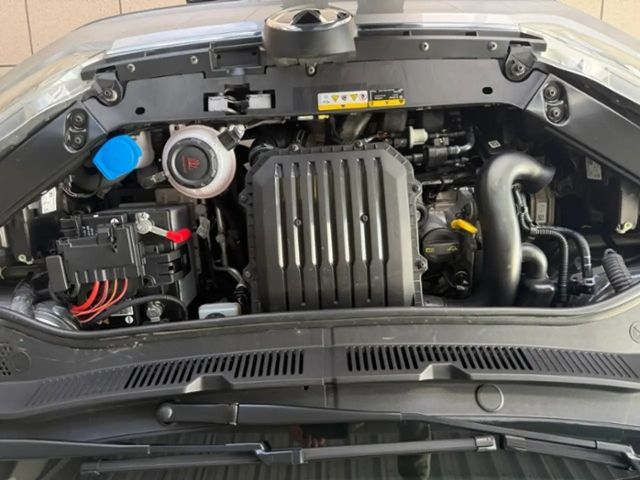 Volkswagen up! 1,0 KLIMA RADIO ZV