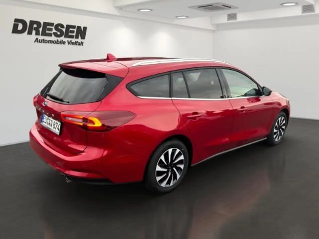 Ford Focus Titanium Wagon