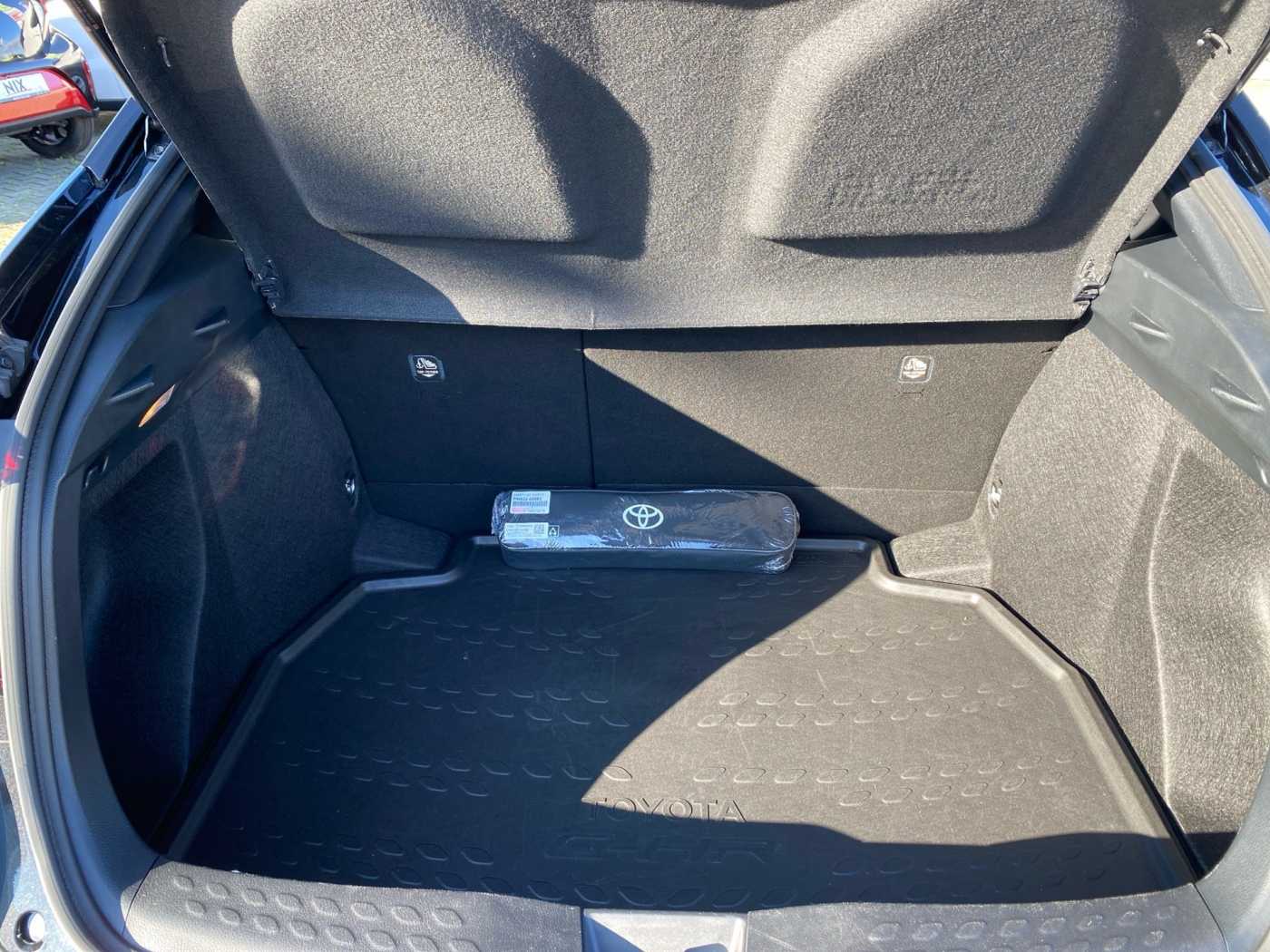 Toyota C-HR 5-deurs Plus