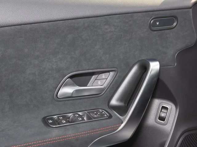 Mercedes-Benz A 180 Limousine LED Navi SHZ Fernlichtass. Kam.