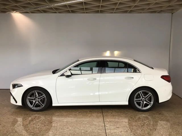 Mercedes-Benz A 200 AMG Line Premium