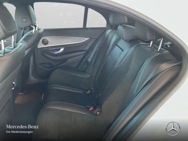 Mercedes-Benz E 220 AMG Line E 220 d Sedan