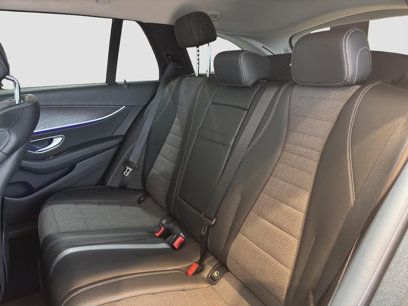 Mercedes-Benz E 220 AVANTGARDE E 220 d Estate