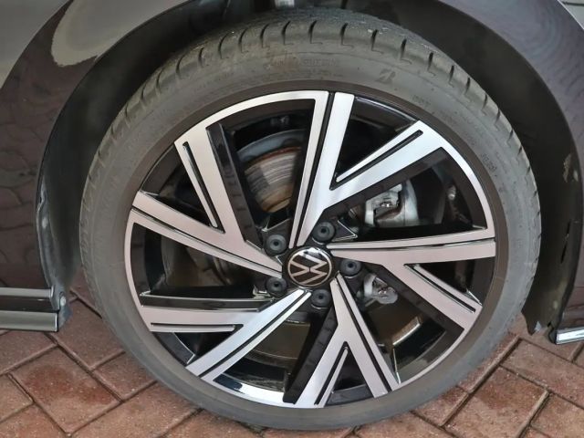 Volkswagen Golf 1.5 eTSI DSG Golf VIII R-Line